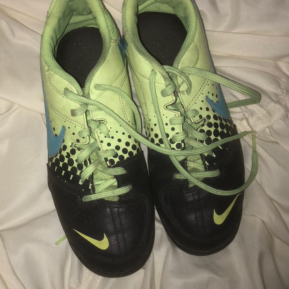Indoor cleats